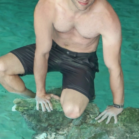 Meet your Posher - Picture 1 of 1